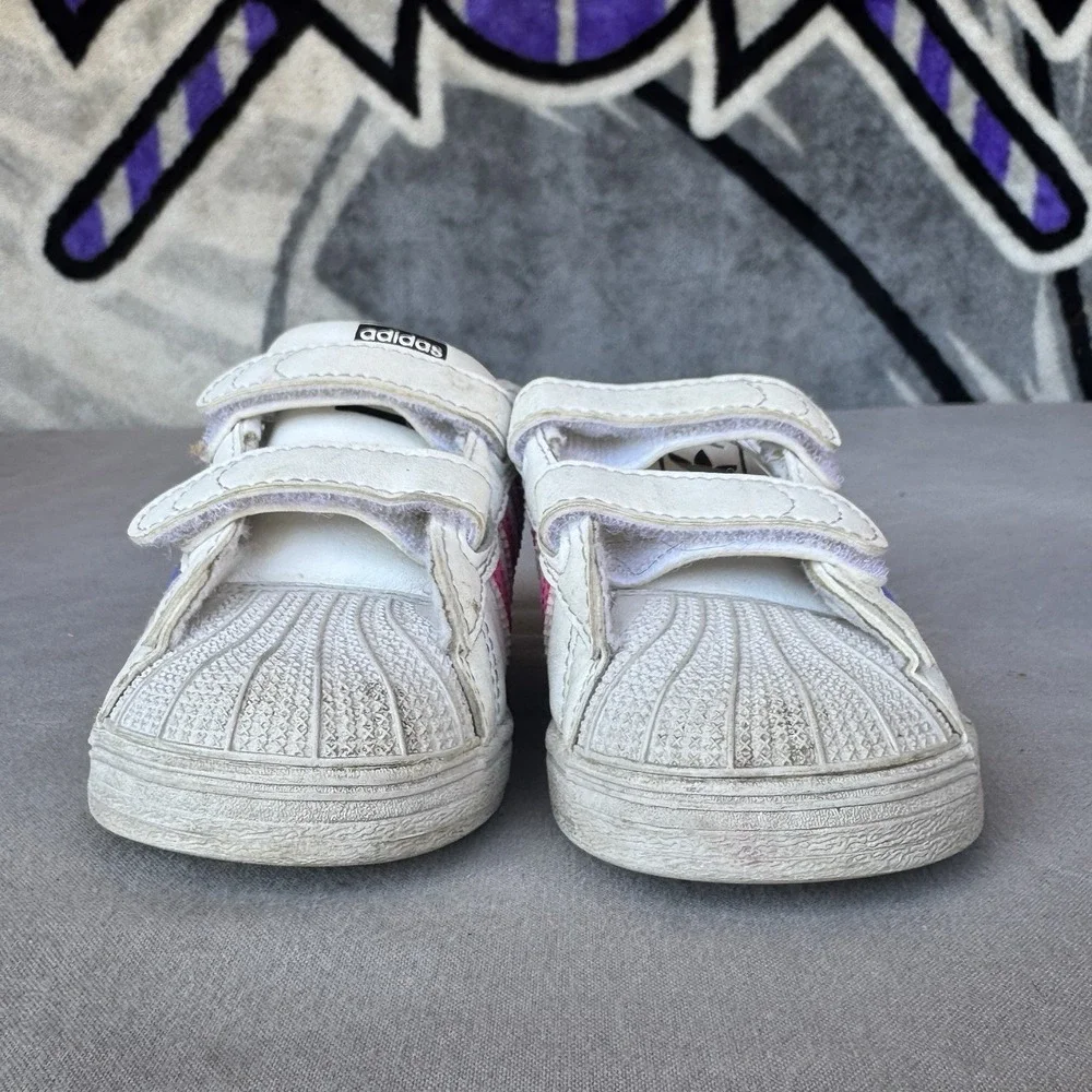 Size 7k - adidas Superstar Little Kid 'Rainbow‎ Decal'